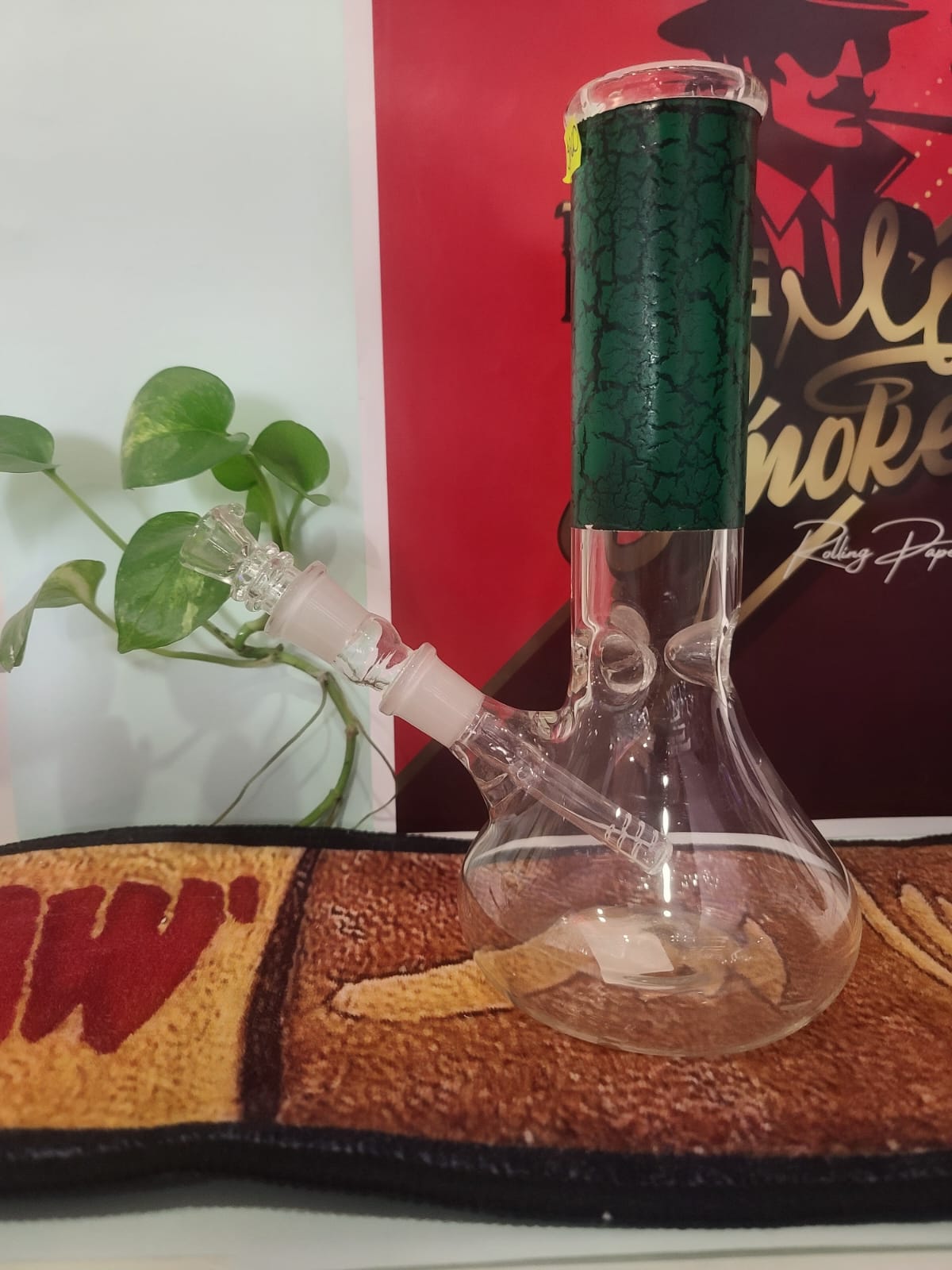 Artículo de vidrio con detalle verde